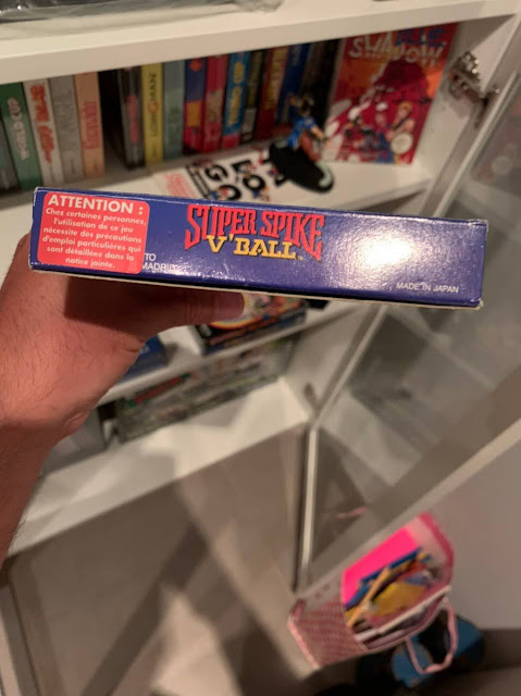 Caja del juego Super Spike V'Ball español afrancesado por arriba con una pegatina que tapa la dirección de spaco
