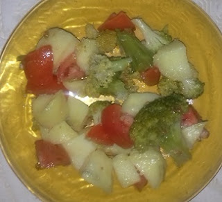 Voici la recette de la salade composée (pommes de terre, brocolis et tomates) du blog les recettes de cindy
