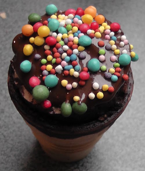 Simi´s Bastelecke: Kindergeburtstag Muffins in Eierlikörbecher