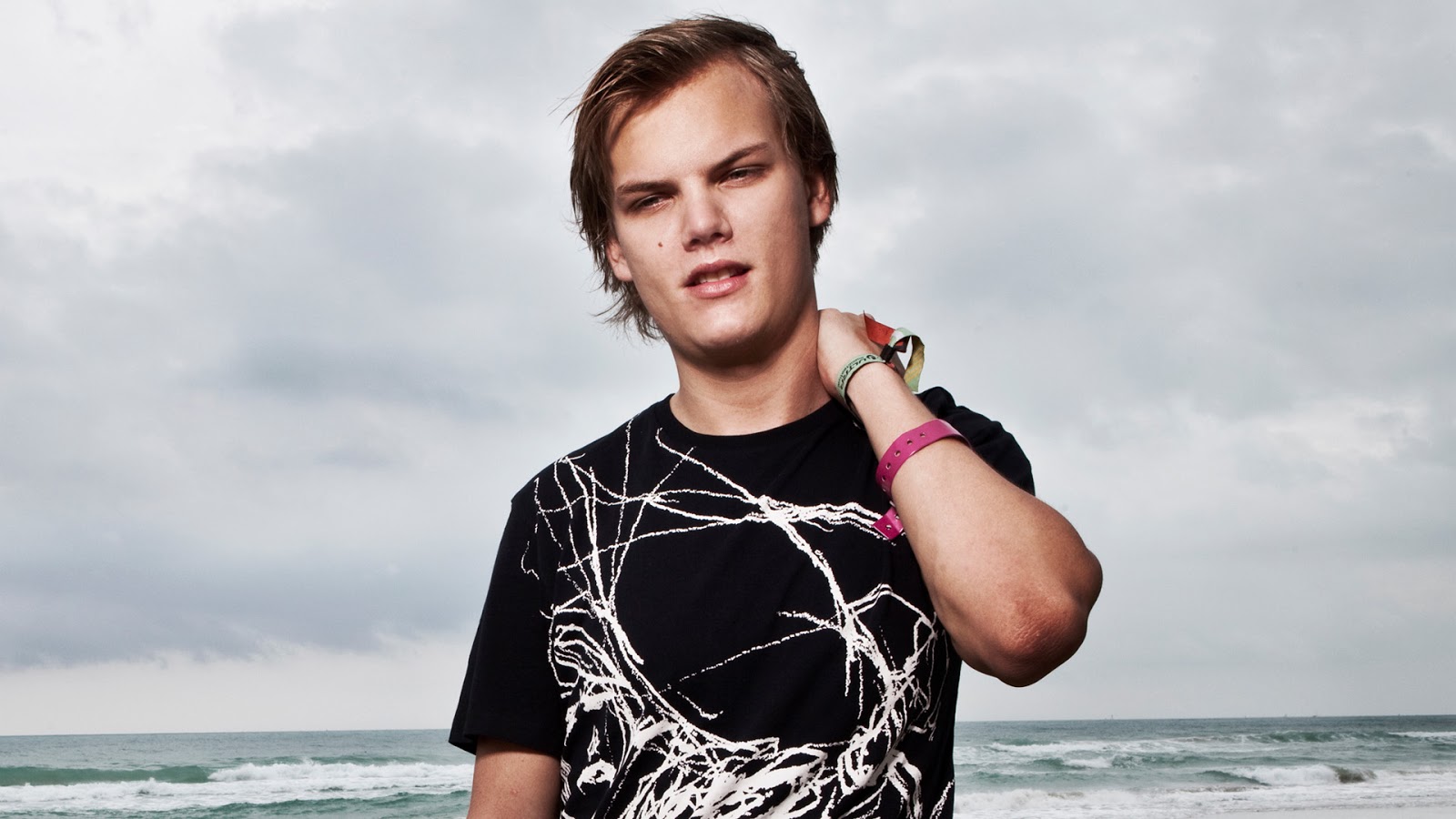 Avicii Edom traduzione testo video download la musica secondo cocchio jpg (1600x900)