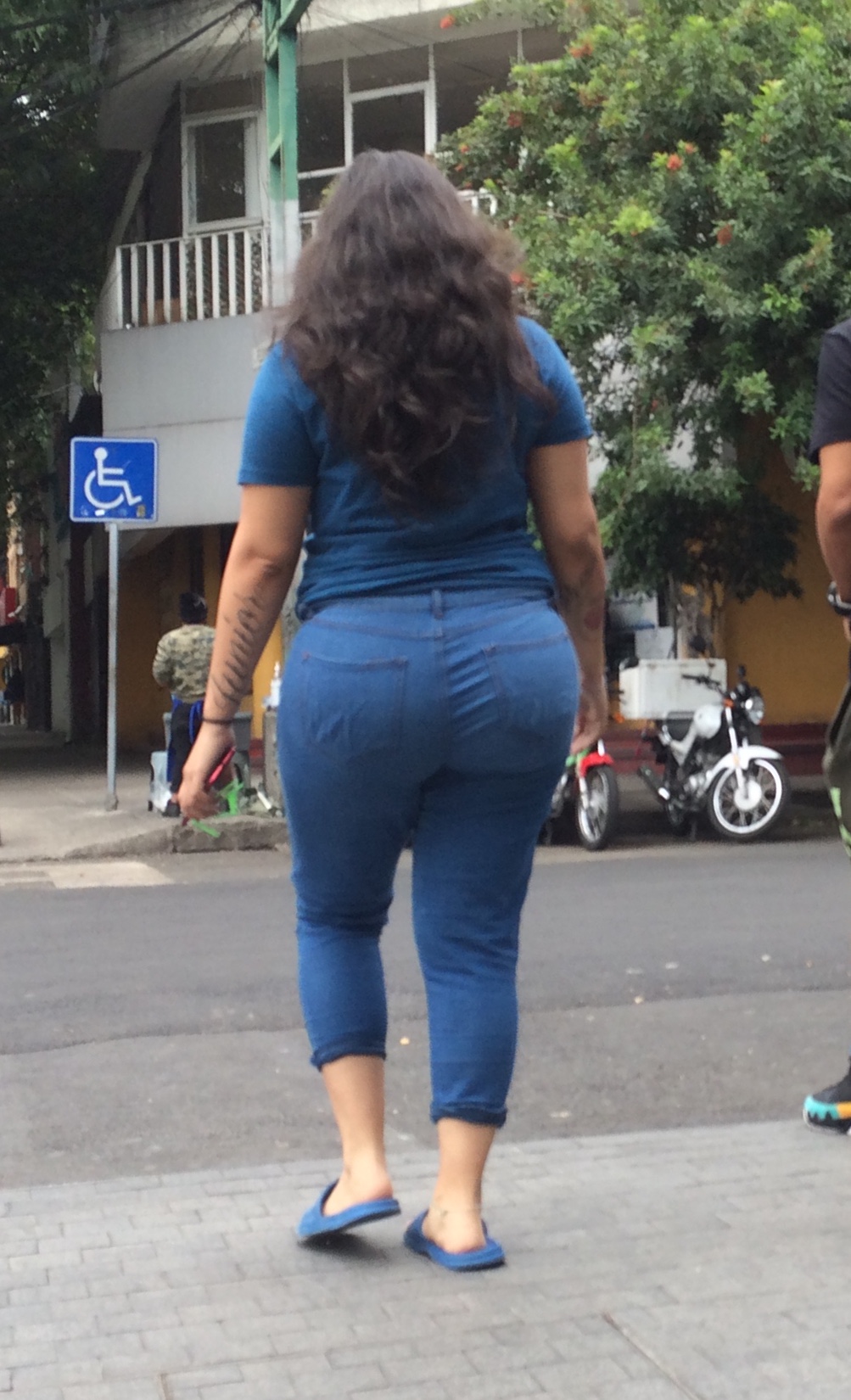 Juicy Latina Brunette With Big Fat Booty Divine Butts Candid Asses Blog 