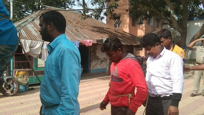 মেমারিতে পুলিশী অভিযানে গ্রেফতার 12জন জুয়াড়ি, উদ্ধার লক্ষাধিক টাকা,গাড়ি