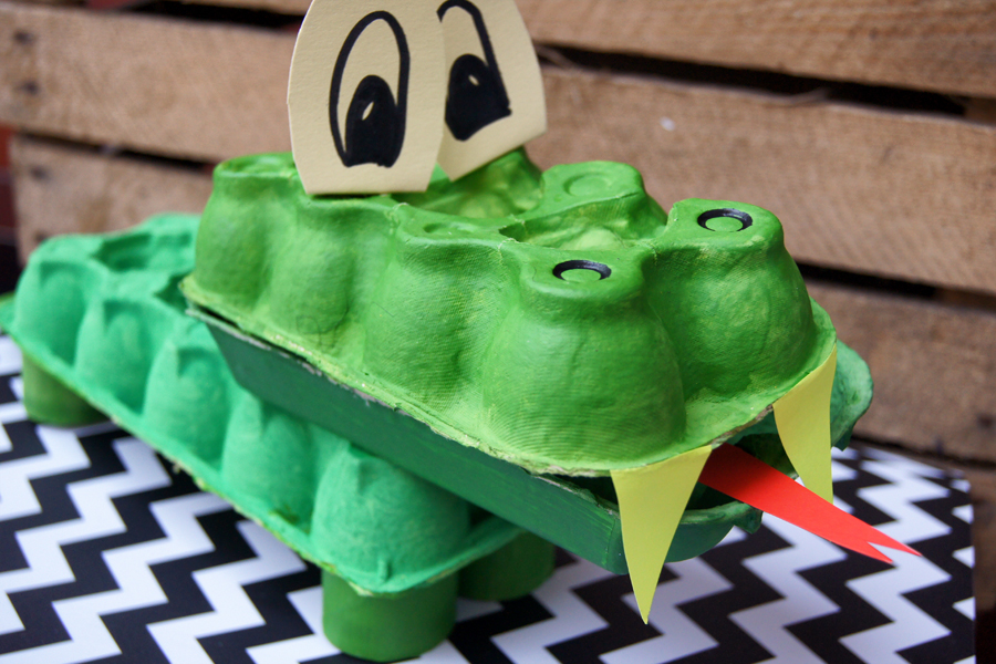 DIY. Zabawki z opakowań po jajkach - zrób to sam. Krokodyl.