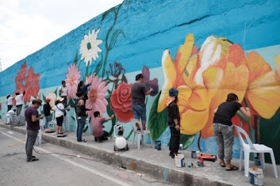 Artists%2Bvolunteer%2Bto%2Bpaint%2BManila%2BNorth%2BCemetery%2Bwall%2B%2Bfor%2BUndas3