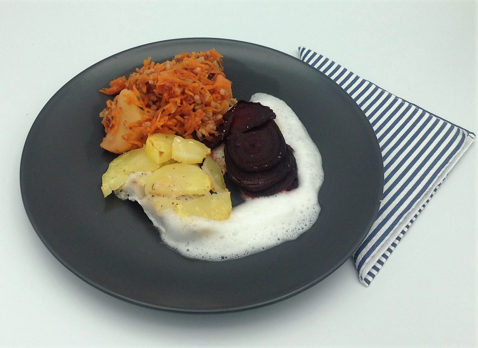 Marlis + Peters Küchenwelt: Rotbarschfilet mit Kartoffel-/Rote-Bete-Haube