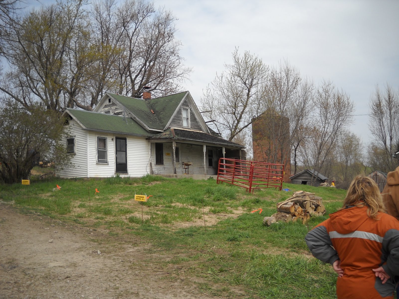simply iowa A Day...at the Farm Auction.... and more....
