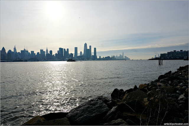 Vistas de Nueva York desde el Mirador Paisajístico en Edgewater Waterfront, New Jersey