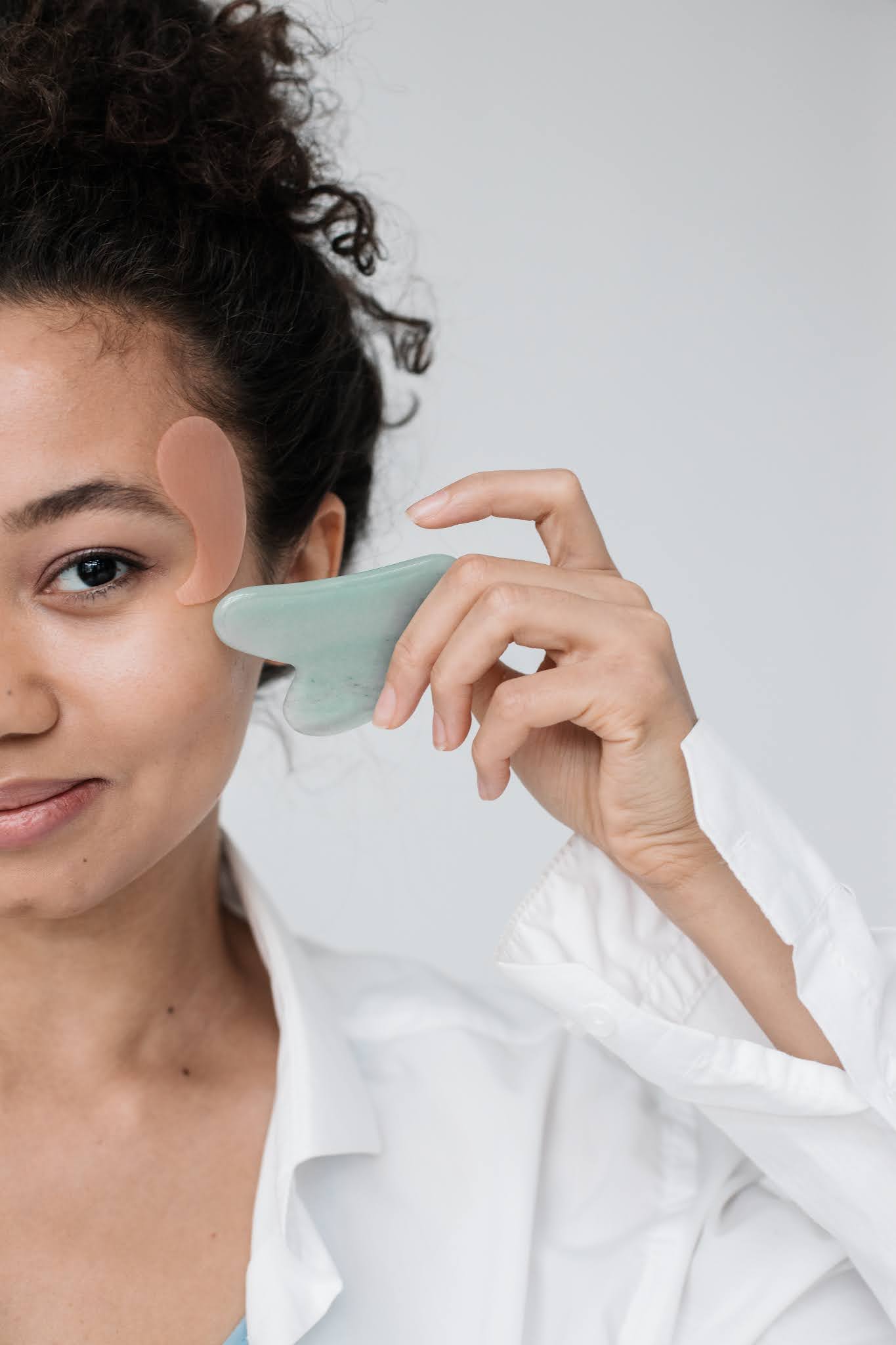 How to guasha your face