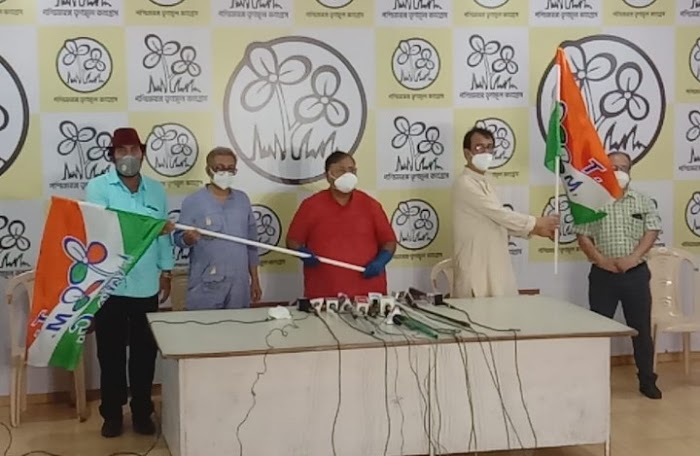 জল্পনা শেষ, আইনুল হক তৃণমূল কংগ্রেসে যোগ দিয়েছেন