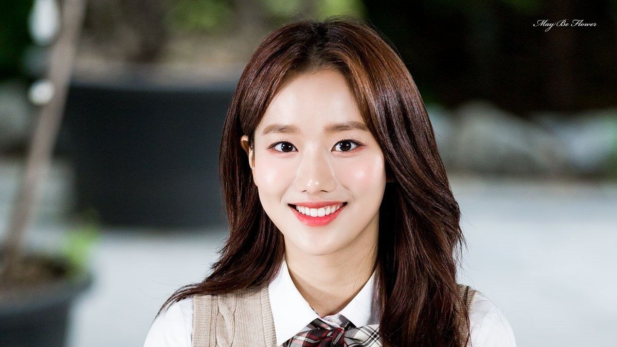 APRIL's Naeun Considers New Drama That Lifted From Webtoon 'Model Taxi'