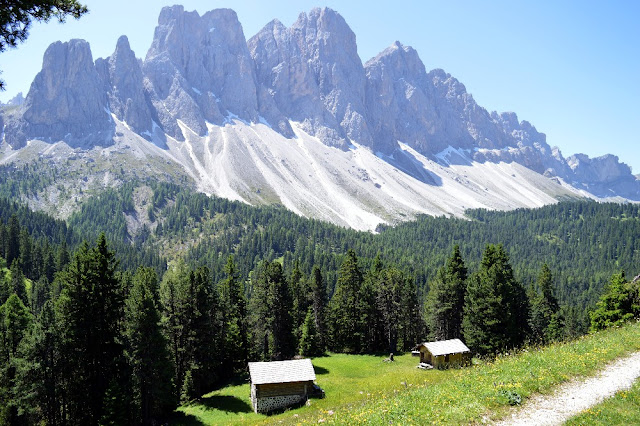 escursione rifugio genova val di funes