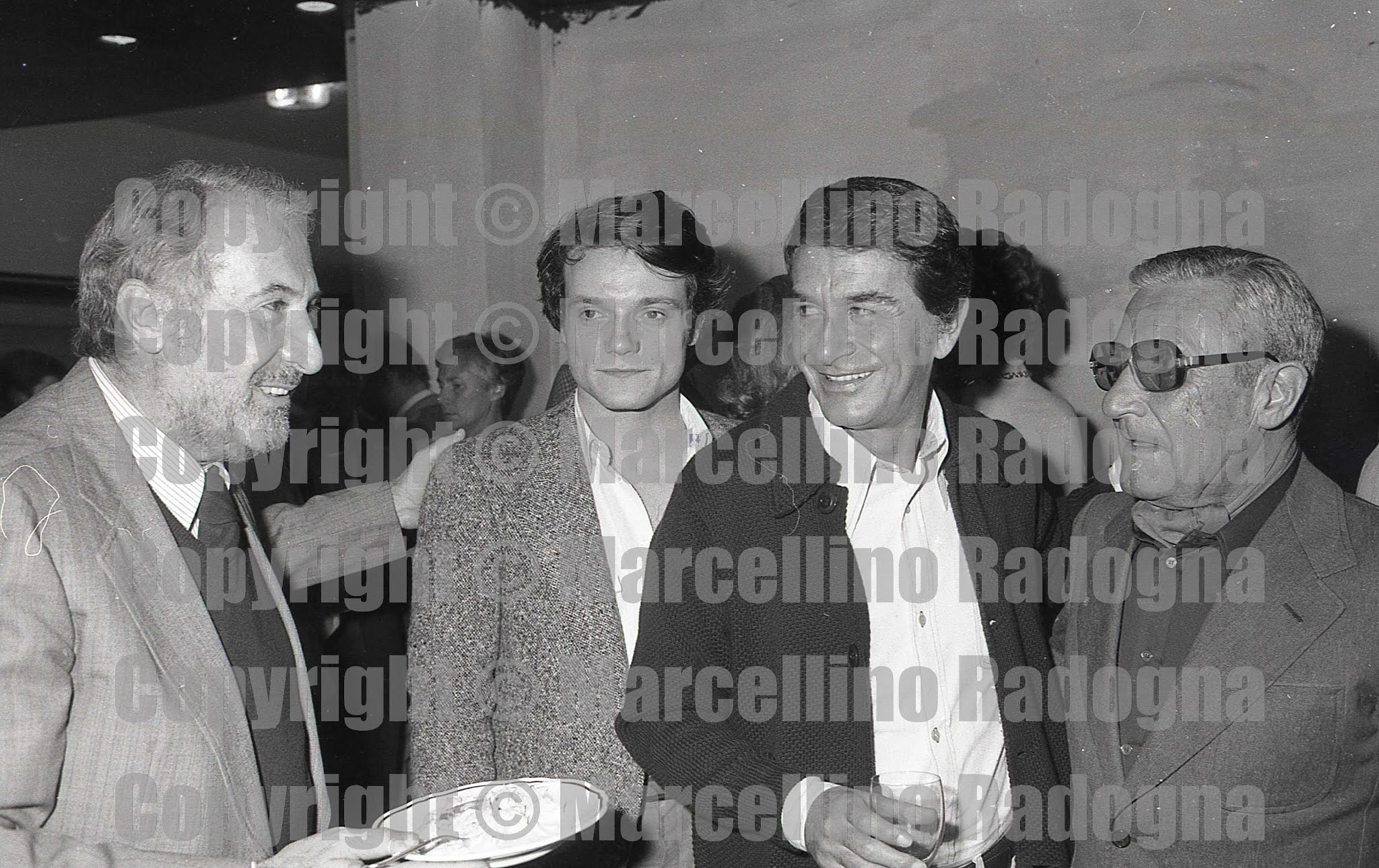 Marcellino Radogna Fotonotizie per la stampa Romolo Valli con Massimo Ranieri, De Marcellino Radogna Fotonotizie per la stampa Romolo Valli con Massimo Ranieri, De