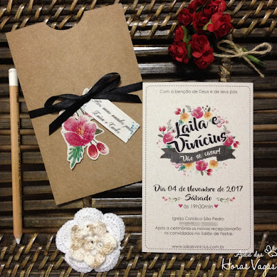 convite artesanal personalizado aniversário infantil 15 anos casamento rústico moderno diferente estampa mandala floral aquarelada boho chic envelope papel kraft com tags amarradas papelaria personalizada para festa mini wedding scrapfesta scrap