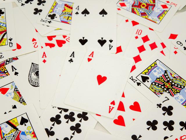 Tips Dan Trik Bermain Kartu Online Agar Menang