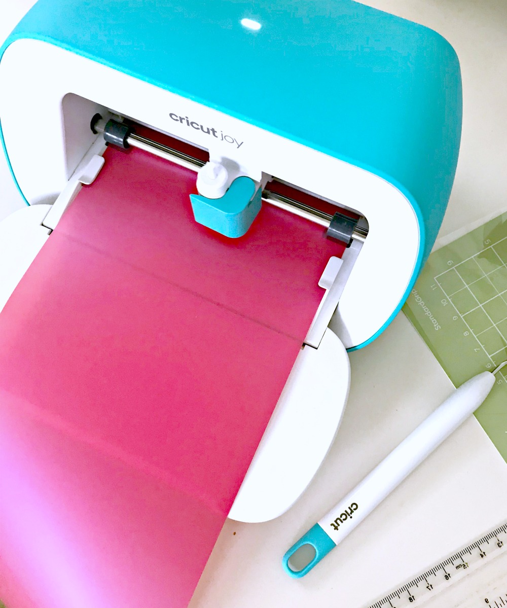 Three Little Things To Make with the Cricut Joy {Using Vinyl}