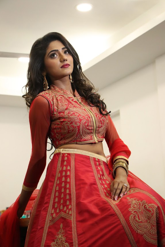 Shalu Chourasiya at En Kadhali Scene Podra audio launch