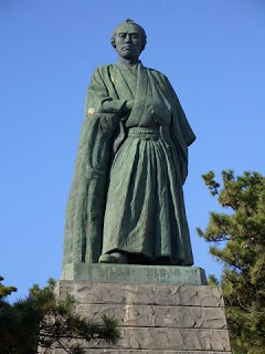 永遠走在時代前端的坂本龍馬，是日本推動明治維新的幕末志士重要推手之一。