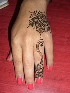 A very Simple Henna design for any time use at home