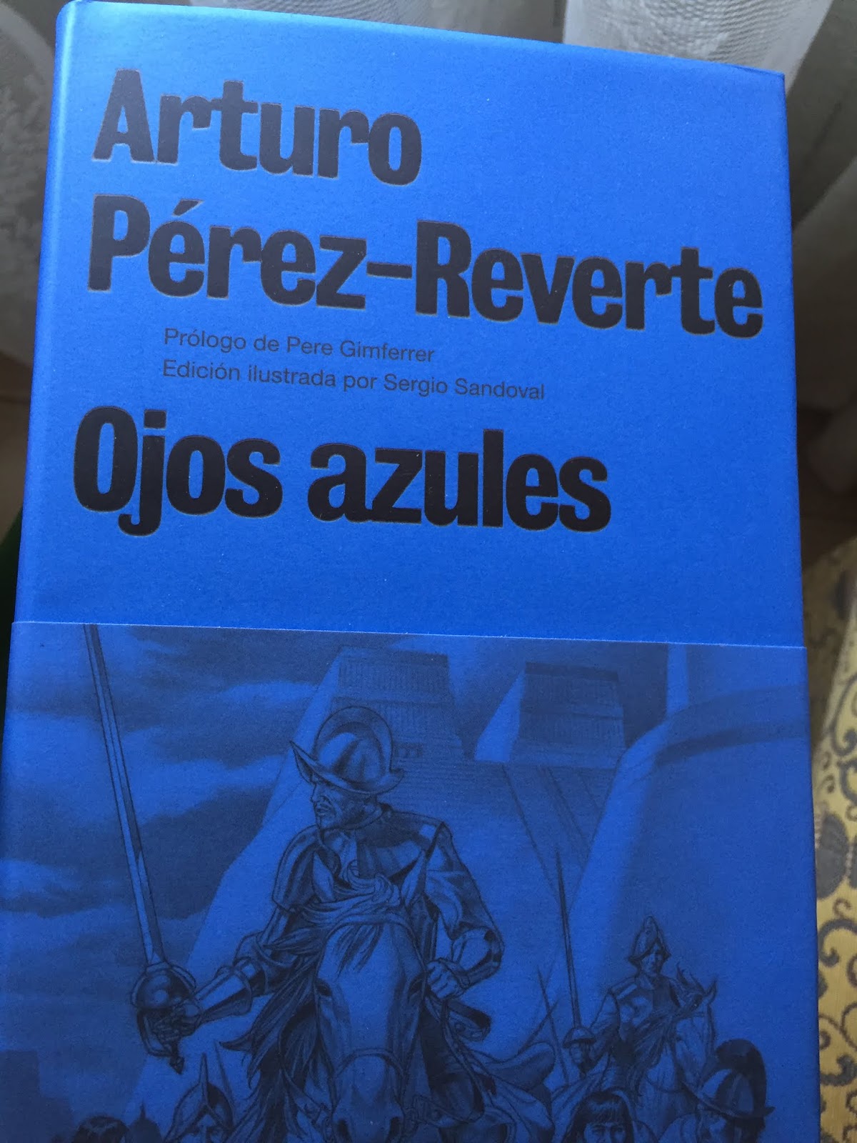 Viajeros en noches de invierno OJOS AZULES. Arturo PérezReverte
