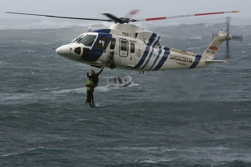 Rescate de un Surfer en proximidades de Cabo Silleiro