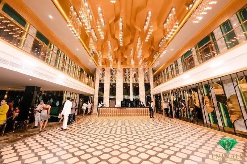 สถานที่เที่ยวกรุงเทพตอนกลางคืนที่นิยมที่สุด Emerald Club Thonglor13