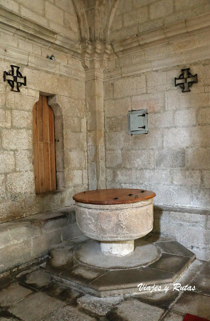 Pila bautismal de la Iglesia de Santo Estevo de Ribas de Sil