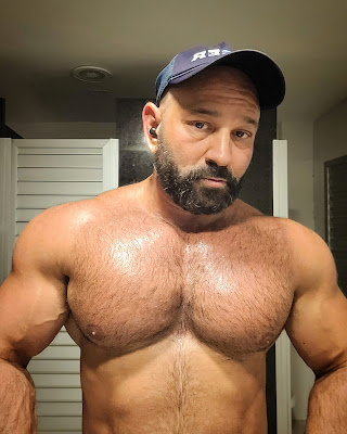 Sexy Muscle Bears Dads