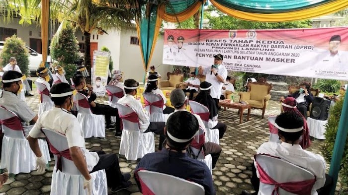 Warga Lamsel Keluhkan Turunnya Harga Hasil Pertanian ke Ketua Komisi IV DPRD Lampung