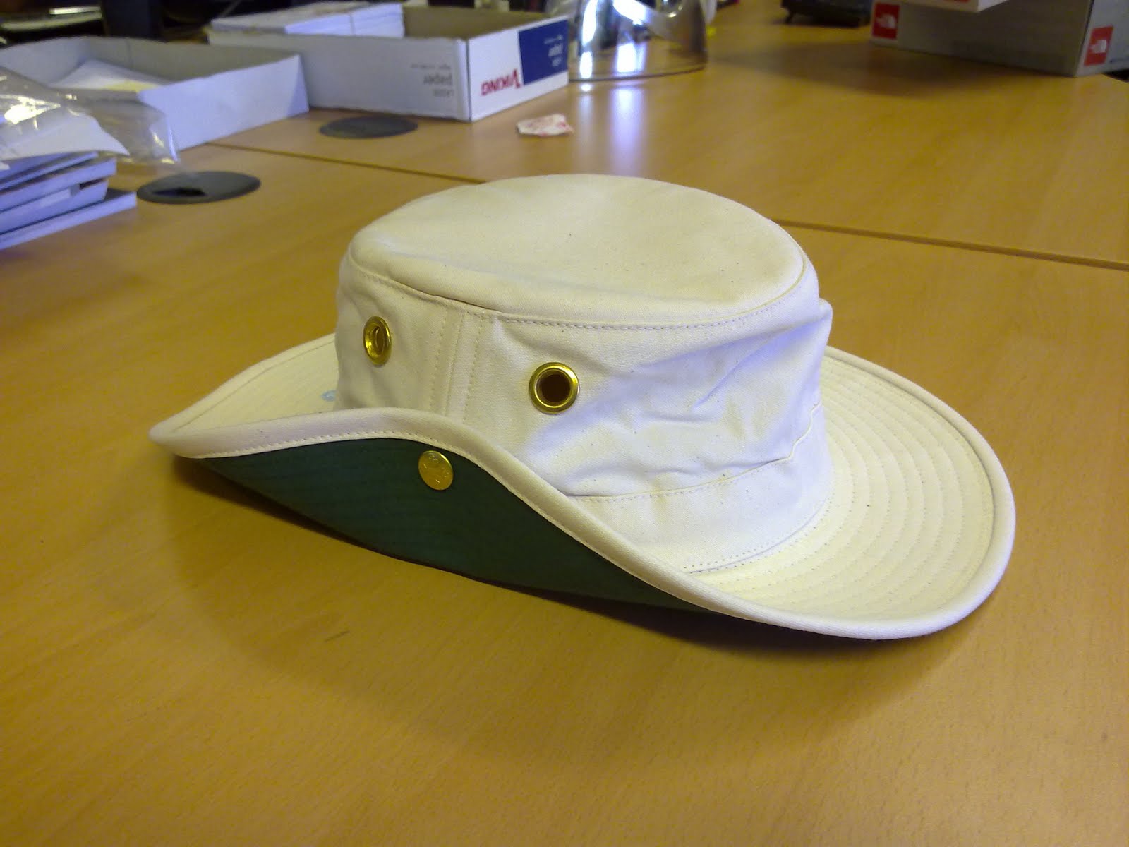 Outdoorkit The Tilley T3 Cotton Duck Medium Brim Hat