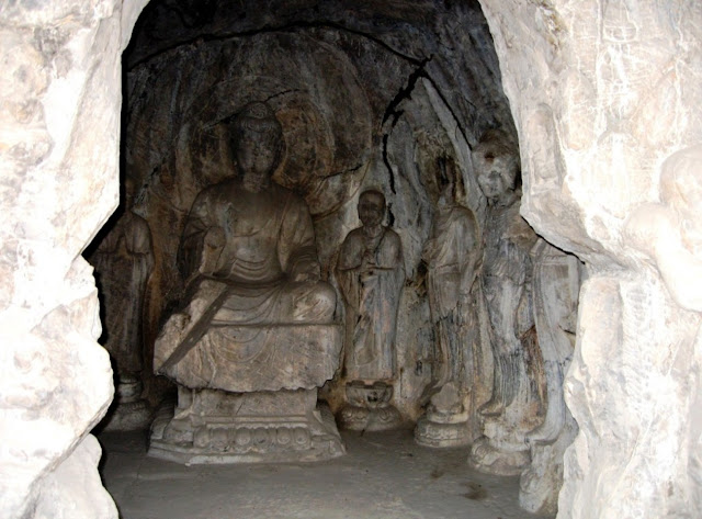 Лунмэнь, пещеры у Драконовых ворот