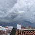 Nuvens carregadas e muito vento assustam moradores de cidades do Sertão na tarde desta segunda (28). Veja os vídeos