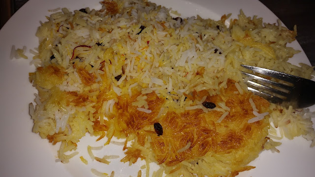 Persischer Reis mit Safran und Berberitzen - Thadig