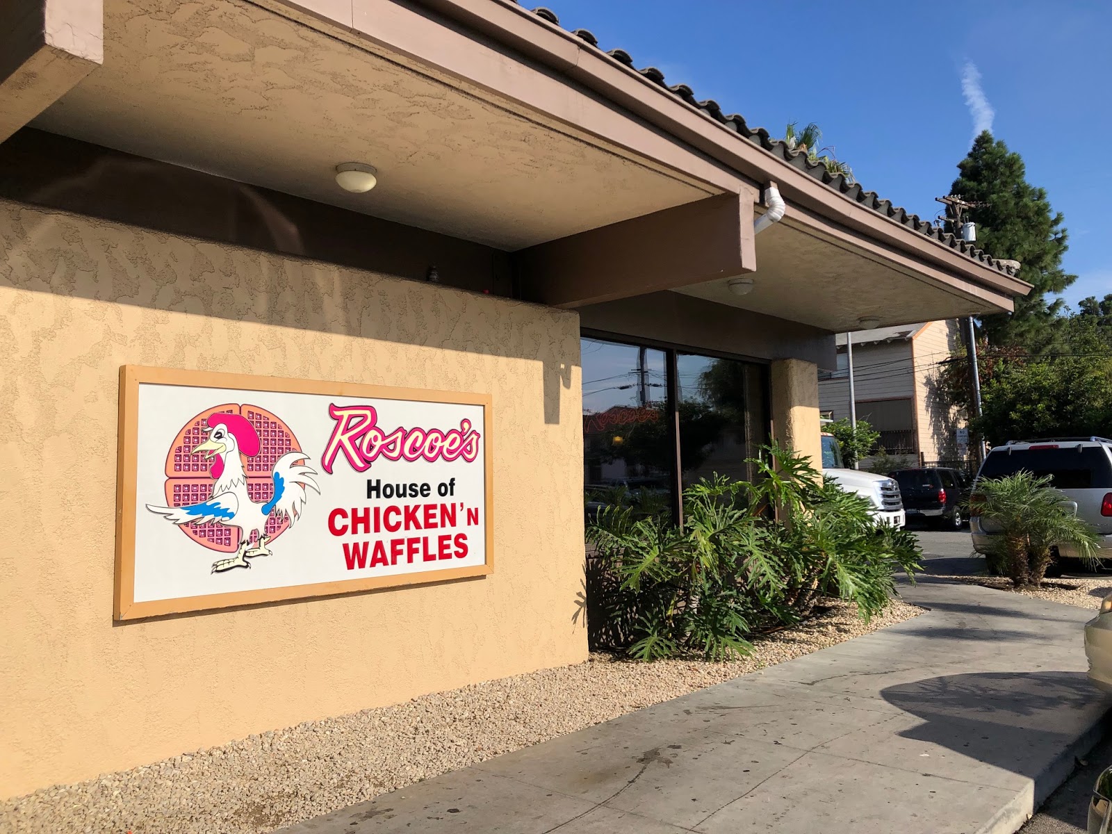 Hawaii Mom Blog Visit California Roscoe’s House of Chicken N’ Waffles