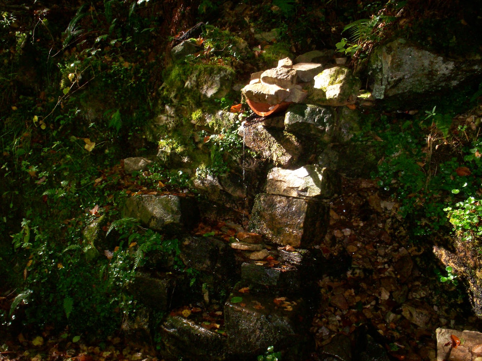 Fuente en la ruta del Desfiladero de los Arrudos en Redes