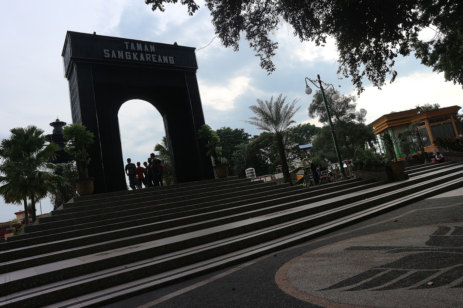 Taman Sangkareang Salah Satu Icon Taman Kota Mataram - Gaya Mamah Muda