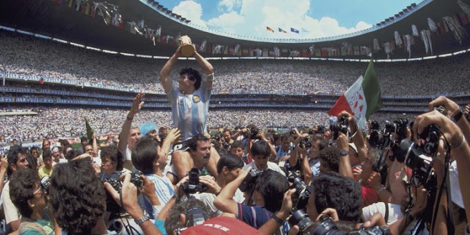 Σοκ στο παγκόσμιο ποδόσφαιρο: Πέθανε ο Ντιέγκο Μαραντόνα 