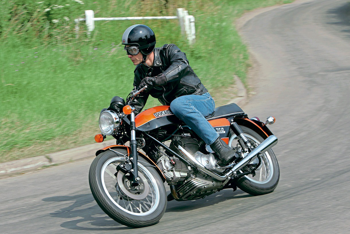 Motorcycle Modification 1974 Ducati GT750 Incredible Machine