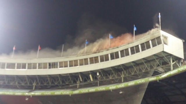 Suspenden juego Gigantes vs. Escogido por incendio en el Estadio Quisqueya