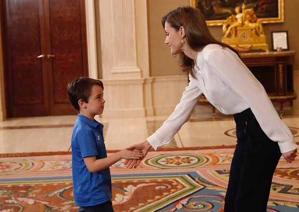 Queen Letizia met with representatives of Club Estudiantes and their Foundation (Fundación Estudiantes) at Zarzuela Palace