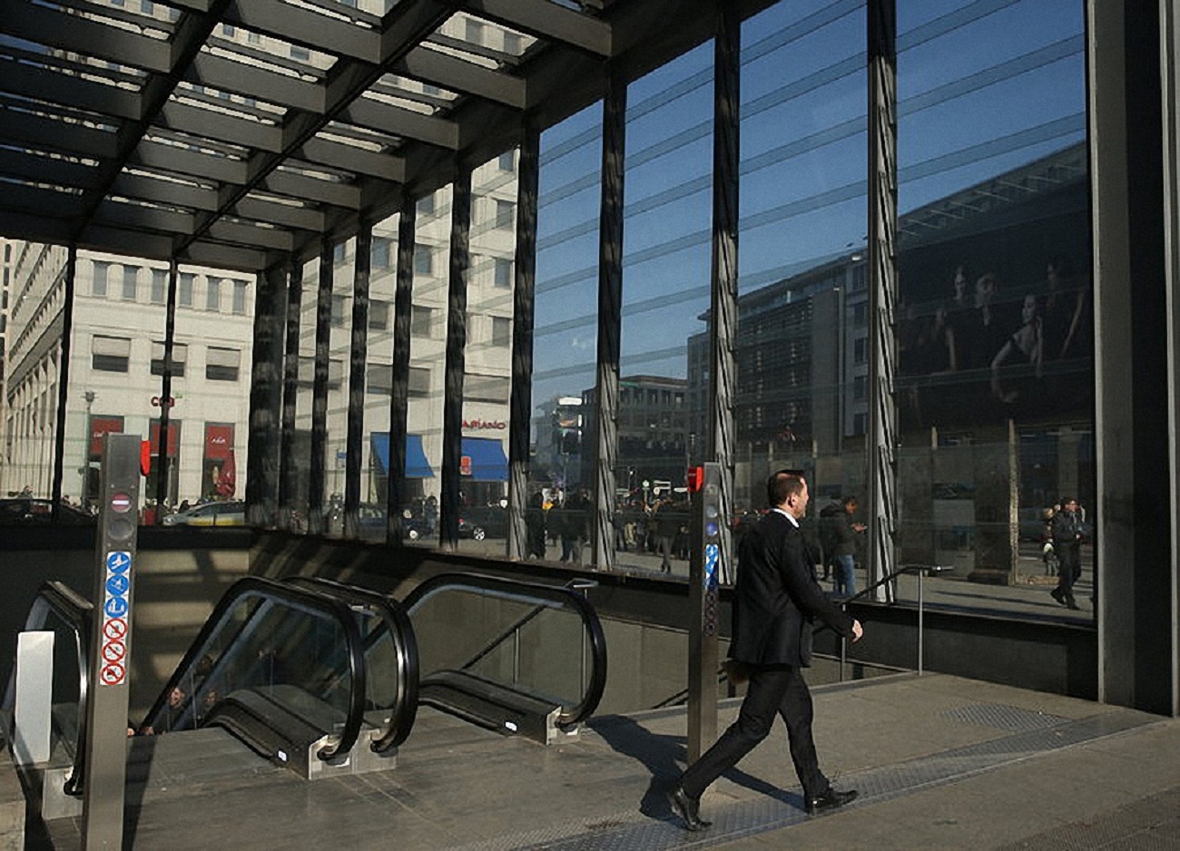 берлин время сейчас разница. часовая разница с москвой. Clock banner. германия. берлин рейхстаг фото в наши дни.