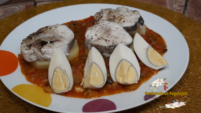 Merluza con Pisto y patatas