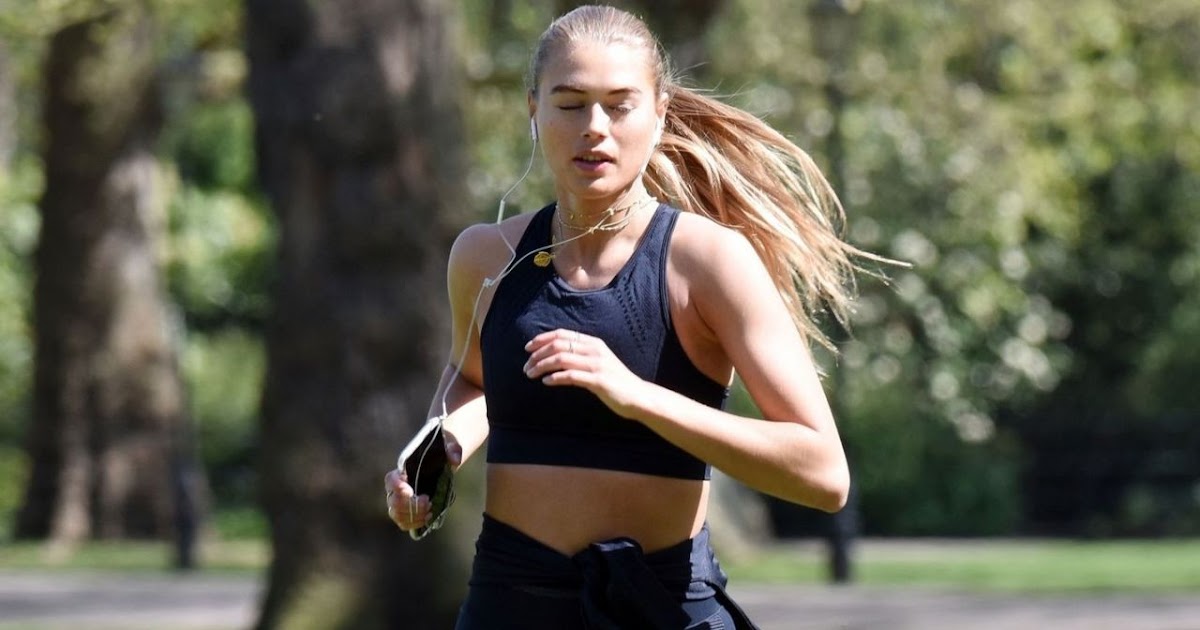 Arabella Chi – Working Out in the Park in London 05/15/2020