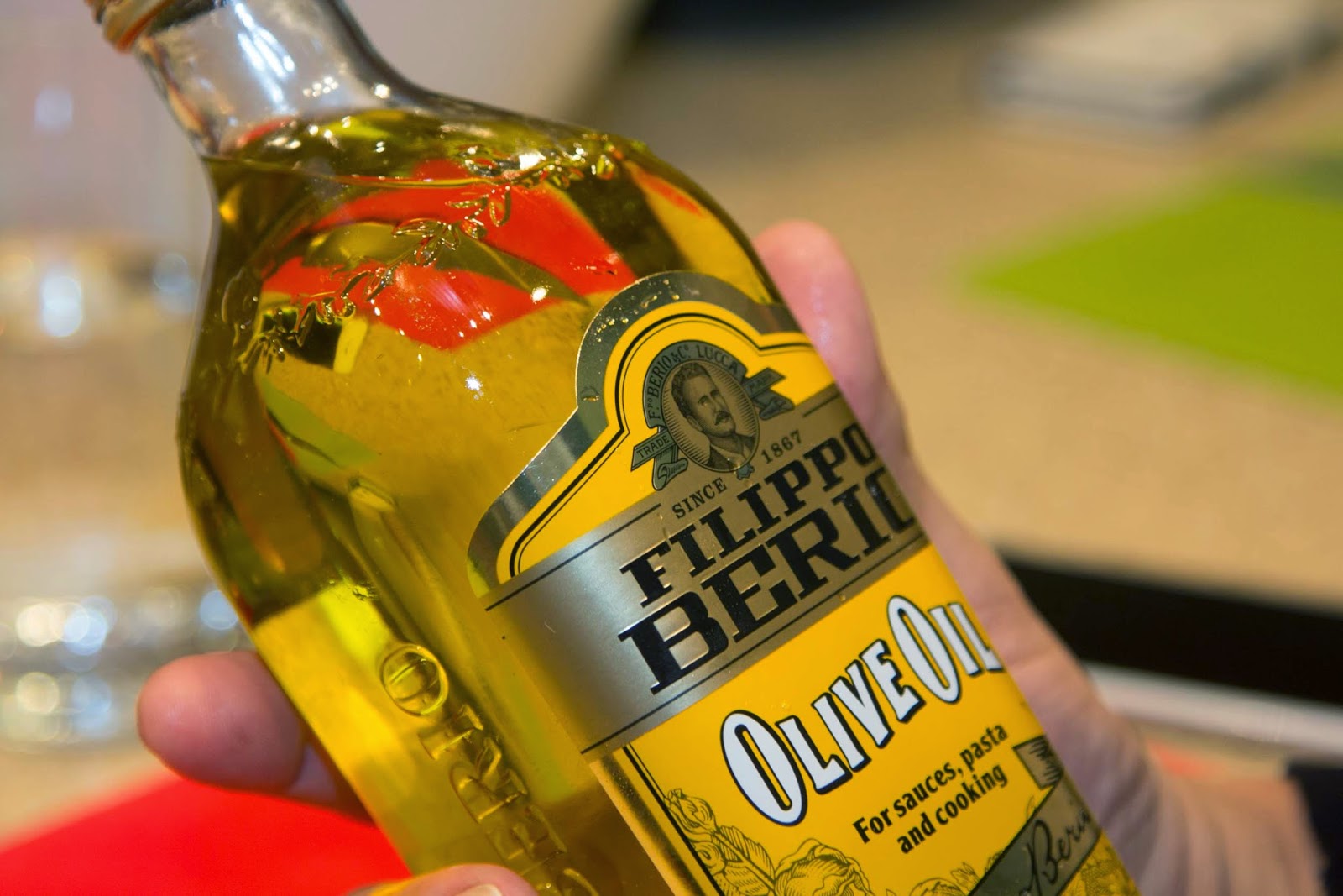 Поддельное оливковое масло. Как определить подлинность оливкового масла по бутылке.