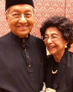 Tun Mahathir dan Tun Hasmah