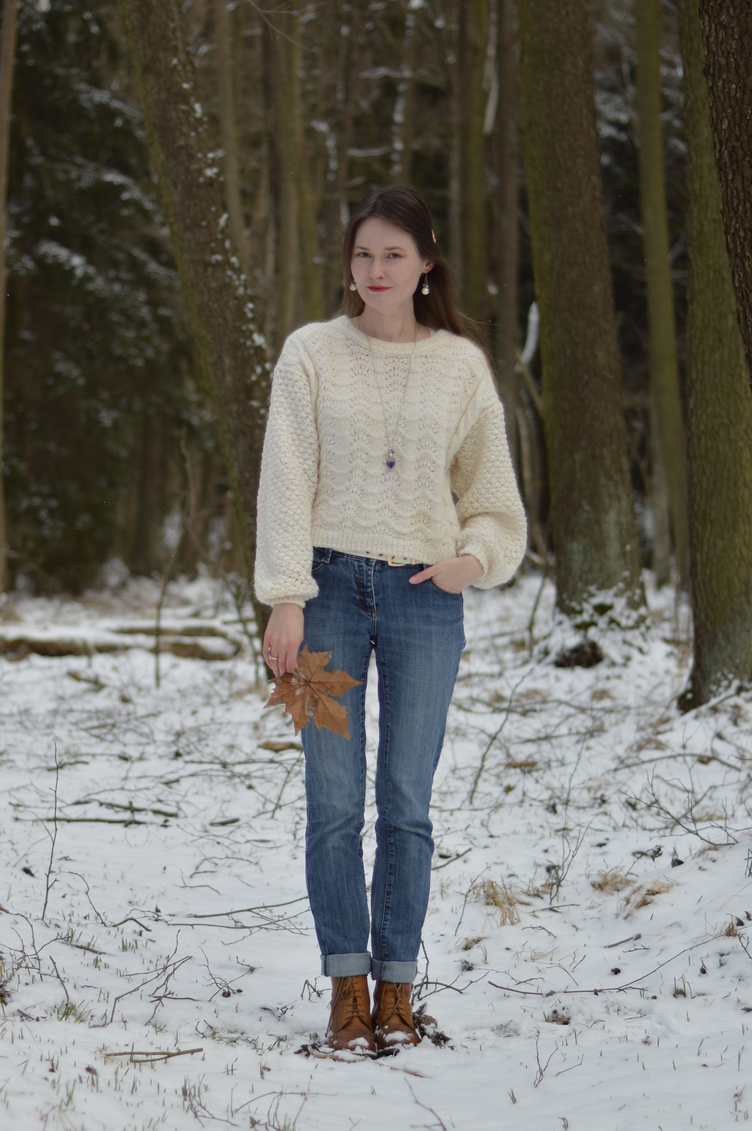 ostara, spring equinox 2021, georgiana quaint, spring is yet to come, snowy and freezing weather, outfit, vintage sweater