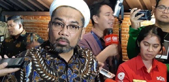 Jokowi Digugat Pedagang Rp10 Miliar, Ngabalin Ngegas: Memangnya Corona Buatan Pemerintah? Jokowi Digugat Pedagang Rp10 Miliar, Ngabalin Ngegas: Memangnya Corona Buatan Pemerintah?