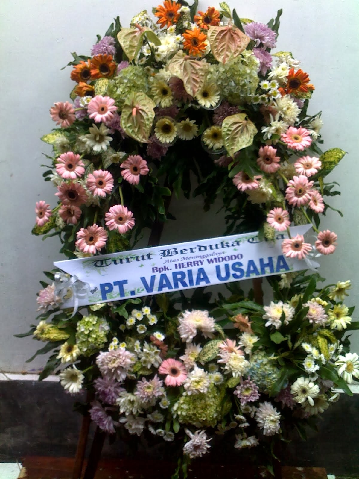 Rangkaian Bunga Mimbar Gereja Gambar Rangkaian Bunga Altar Gereja