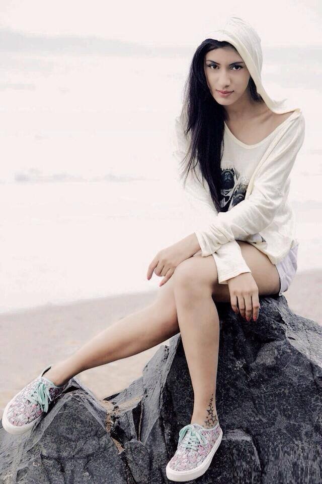 TV Actress Smriti Khanna Hot Photo Gallery Images Wallpapers - CAP