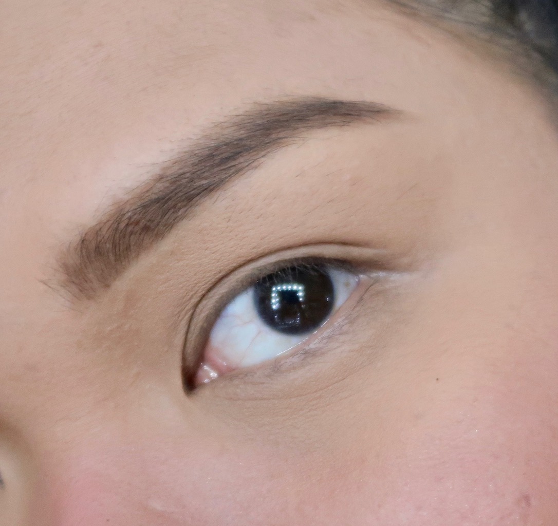 EB Advance Fine Line Brow Pencil For naturally bushy brows!