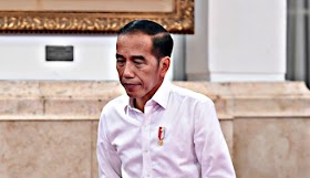 Jokowi Sempat Ada Rencana Reshuffle, tapi Ternyata Kondisinya Mumet karena Demo